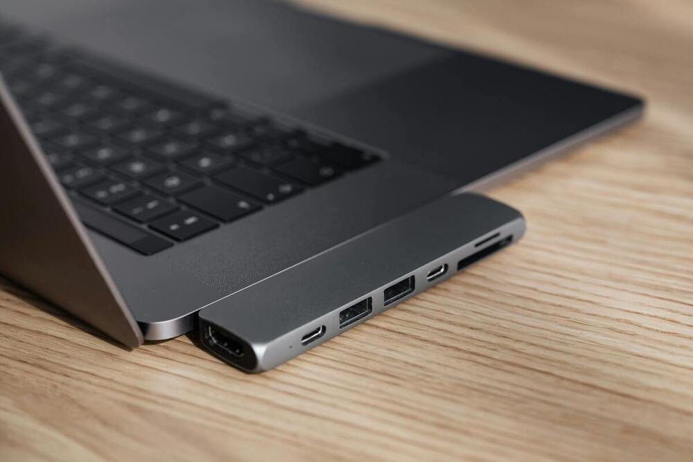 Docking Station vs HUB USB: ce să alegi pentru PC-ul tău?